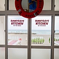 沖繩新開幕【SUNNYDAYS KITCHEN】 沖繩美式復古餐廳，無敵海景吃沖繩苦瓜漢堡