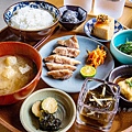 沖繩美食【Awayk Nakijin】沖繩必訪海景咖啡廳，享受羽地內海景色（線上預約）