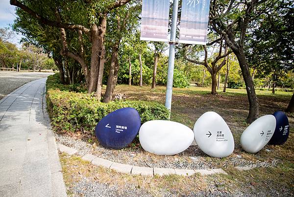超美免門票景點【內惟森林親水河道】高雄市立美術館，夢幻自然迷霧森林（內惟埤文化園區）