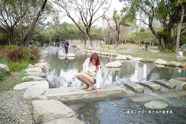 超美免門票景點【內惟森林親水河道】高雄市立美術館，夢幻自然迷霧森林（內惟埤文化園區）