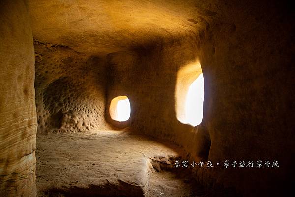 新北萬里秘境【萬里駱駝峰】5分鐘登頂台版土耳其烏奇沙城堡，絕美玫瑰紋絕美咖啡拉花岩