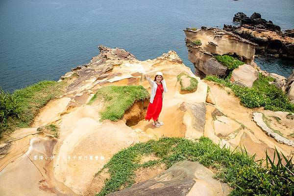 新北萬里秘境【萬里駱駝峰】5分鐘登頂台版土耳其烏奇沙城堡，絕美玫瑰紋絕美咖啡拉花岩