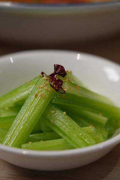 【台北美食】吾二酸菜魚~台北東區人氣必吃酸菜魚!!湯頭開胃魚