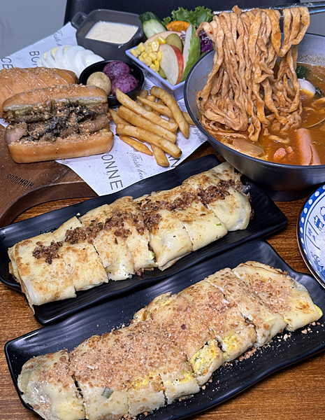 【高雄美食】三個蛋早午餐～位在鳳山的人氣早午餐！大叔扣肉蛋餅