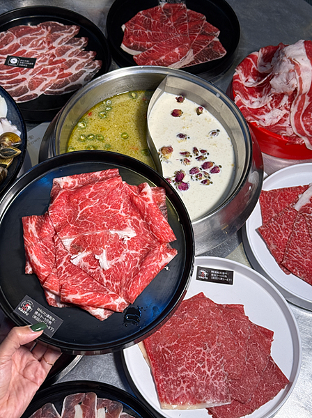 【台南美食 • GAMMA尬麻】夜店風格火鍋吃到飽，日本A5