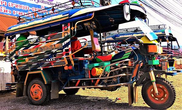 Laos+Tuktuk.jpg