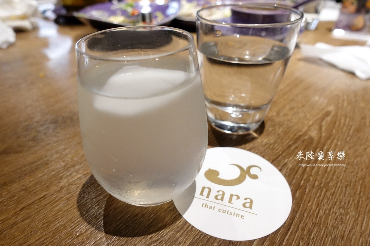 NARA Thai Cuisine泰式料理餐廰-椰子汁