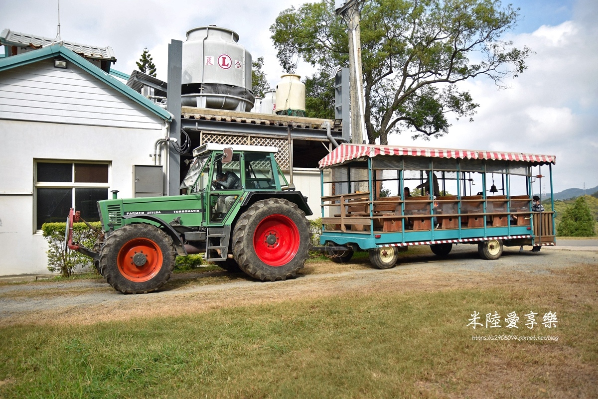 飛牛牧場園區導覽車