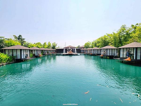 《泰國》～歐式水上市場/美功鐵道市場/水上屋網美餐廳/曼谷四