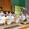 花茶容器也非常講究﹐是迪士尼美女與野獸的茶煲太太。