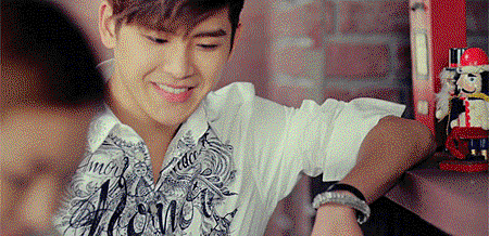 Hoya-from-M-V-Special-Girl-infinite-h-33354221-500-242