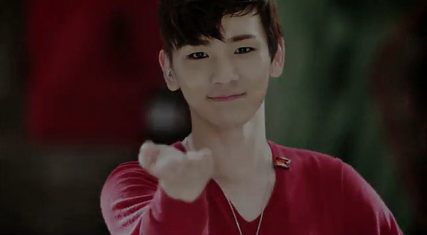 SHINee-Hello-MV-cut-KEY[1].jpg