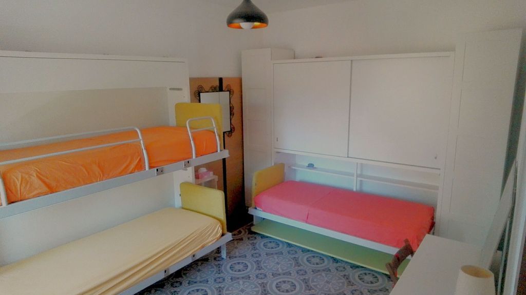 room1.jpg