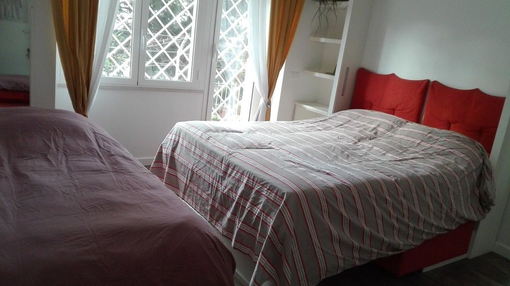 room2.jpg