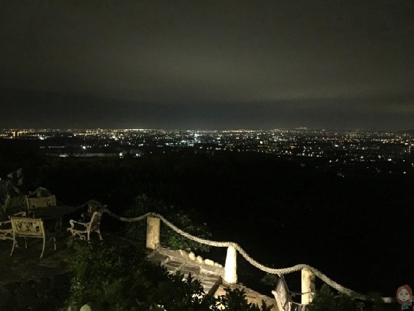 享夜景觀咖啡廳 乳姑山夜景2