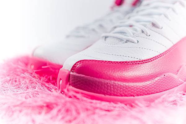 air-jordan-12-pink-white-2016-girls-2.jpg