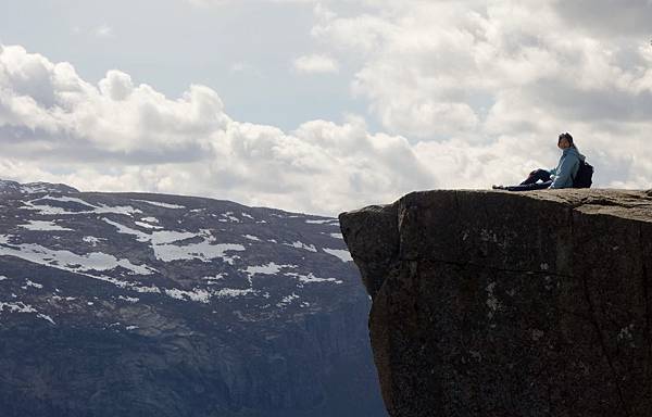 旅遊︱挪威 - 聖壇岩，飽覽峽灣美景的入門健行路線