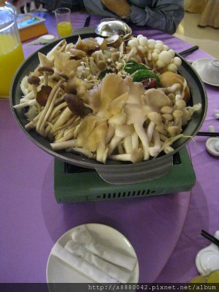 20110529婚宴_生生圓大飯店_07百菇養生湯盅.jpg