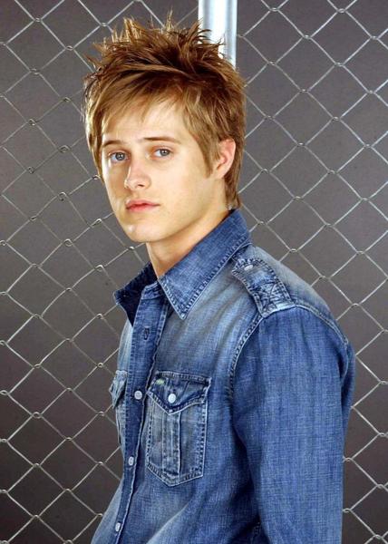 Lucas Grabeel