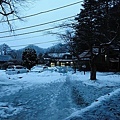 汽車上都是雪