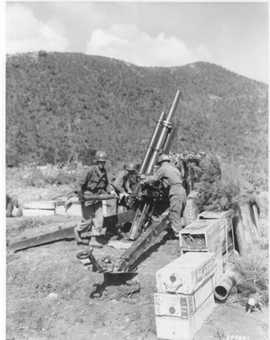 美軍M2105榴彈炮開火