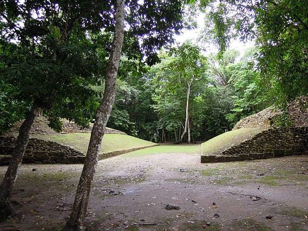 XUNANTUNICH-3-11