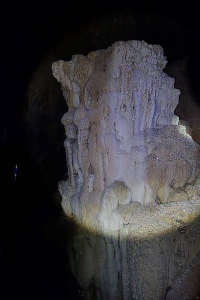 011-03-20130824-Crystal Cave-小李.JPG