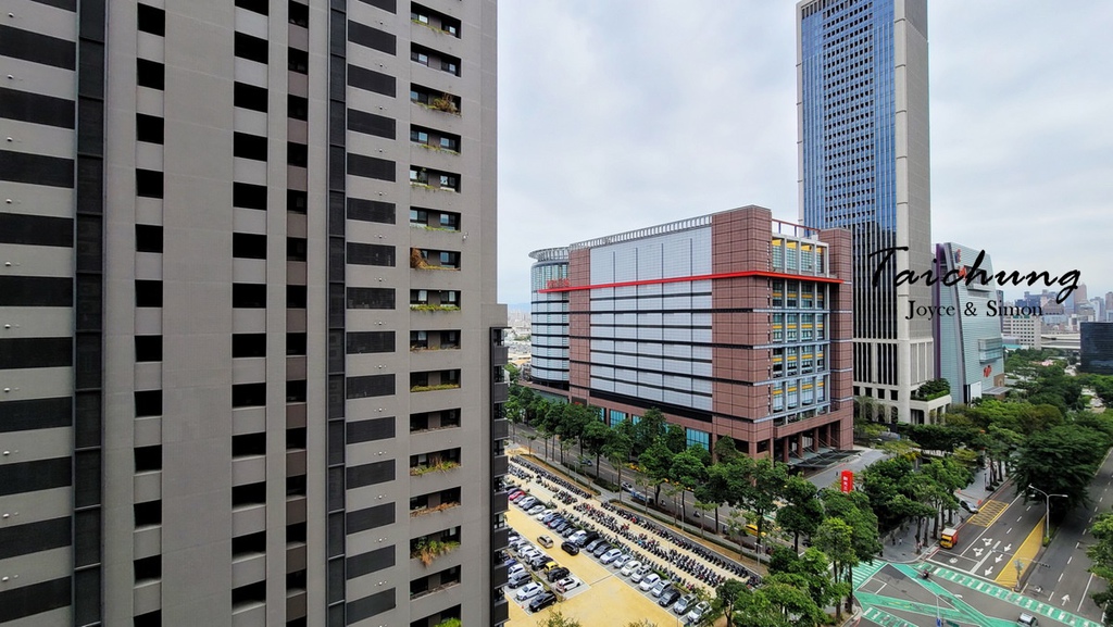 台中七期聚合發榮耀高樓標配雙平車市政北七路 (1).jpg