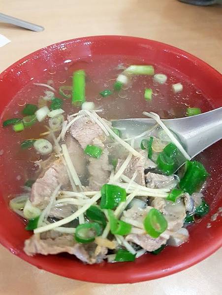 阿群麵店 嘴邊肉湯.jpg