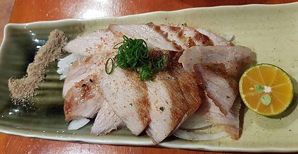 織田居食 鹽烤松板豬 180元