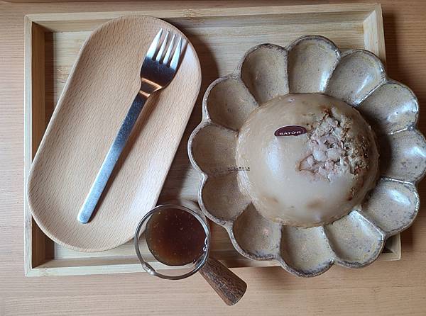 台南 麻豆 薩圖爾精品咖啡 總爺店 | 在咖啡廳裡喝咖啡配碗