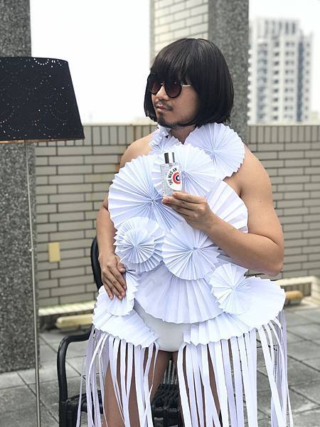 [心得] 解放橘郡 She Was An Anomaly 她怪美的