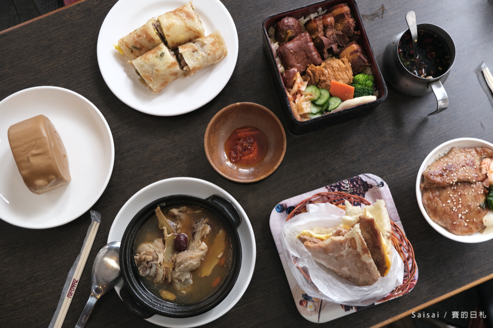 太陽蛋早餐店|台中西區早午餐|早餐多樣選擇!一早也能吃到焢肉飯、麻油雞、鮮肉飯!