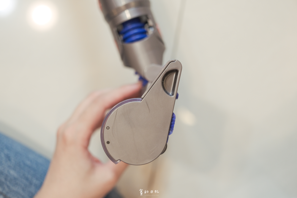 Dyson V8 Slim Fluffy無線吸塵器 收納方便 輕巧 賽的日札-27.png