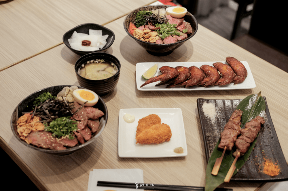 虎藏燒肉丼食所 烤物 丼食 揚物 基隆美食 桃園美食 中壢美食 平鎮美食 龍潭美食 新竹美食 苗栗美食 彰化美食 花蓮美食 燒烤餐廳 燒肉餐廳 丼飯  炙燒雪花牛丼  賽的日札-9-min.png