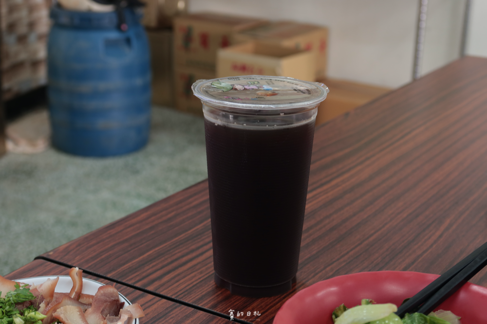 台中水湳王爺魚翅肉羹 台中水湳早午餐 魚翅肉羹不算什麼 搭配上他們家的辣小魚乾 更對味 更好吃 台中水湳王爺魚翅肉羹 台中水湳早午餐 魚翅肉羹不算什麼 搭配上他們家的辣小魚乾 更對味 更好吃
