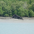 丟棄在對岸的廢船.JPG
