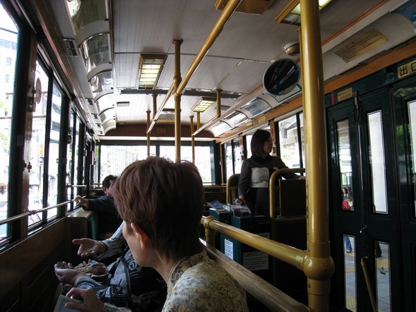 還有車掌小姐解說 還有車掌小姐解說