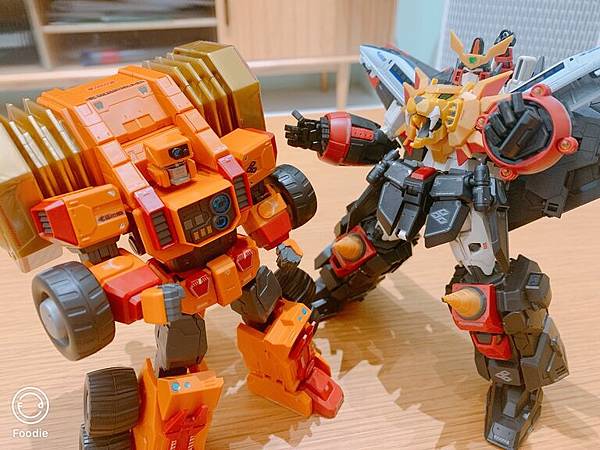 我王凱牙與高魯帝鐵鎚.JPG 我王凱牙與高魯帝鐵鎚.JPG