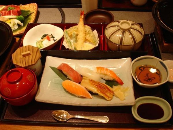 和牛定食 一張照片放不下    下一張補上和牛