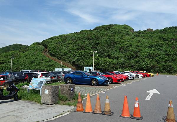 停車場 登山步道.JPG