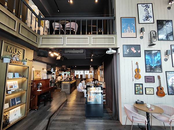 木色藝文咖啡  Mu's  Cafe'  ~ 充滿音樂藝術氣