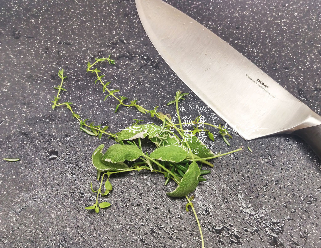 孤身廚房-義式綜合香料橄欖油蒸烤朝鮮薊18.jpg 孤身廚房-義式綜合香料橄欖油蒸烤朝鮮薊18.jpg
