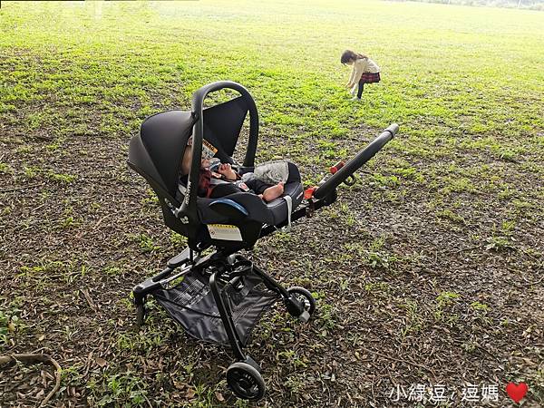 新生兒外出必備！一打二出門好工具┃ MAXI-COSI  C