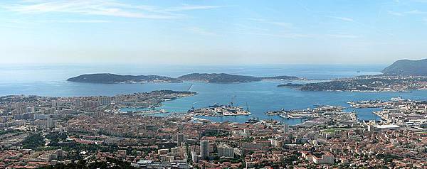 800px-Toulon_Faron3_P1440701-P1440708