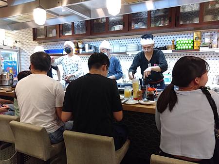 中秋連假奇妙開始平靜結束 中秋連假奇妙開始平靜結束