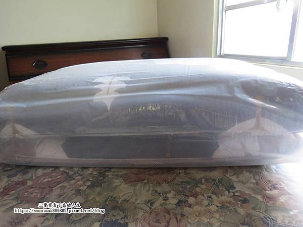 單人床墊.JPG