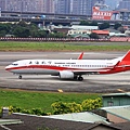 上海航空B-5320可樂機  跑道頭對正
