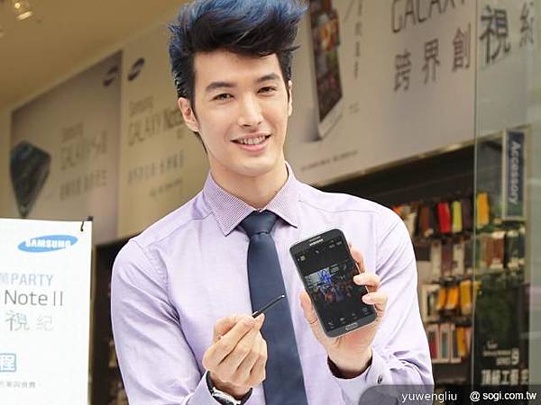 三星GALAXY Note II開賣 JOLIN男友錦榮助陣 三星GALAXY Note II開賣 JOLIN男友錦榮助陣