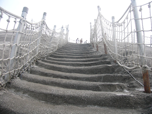 通往鹽山頂峰的階梯